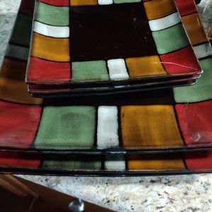 8 plates (4 small, 4 large)